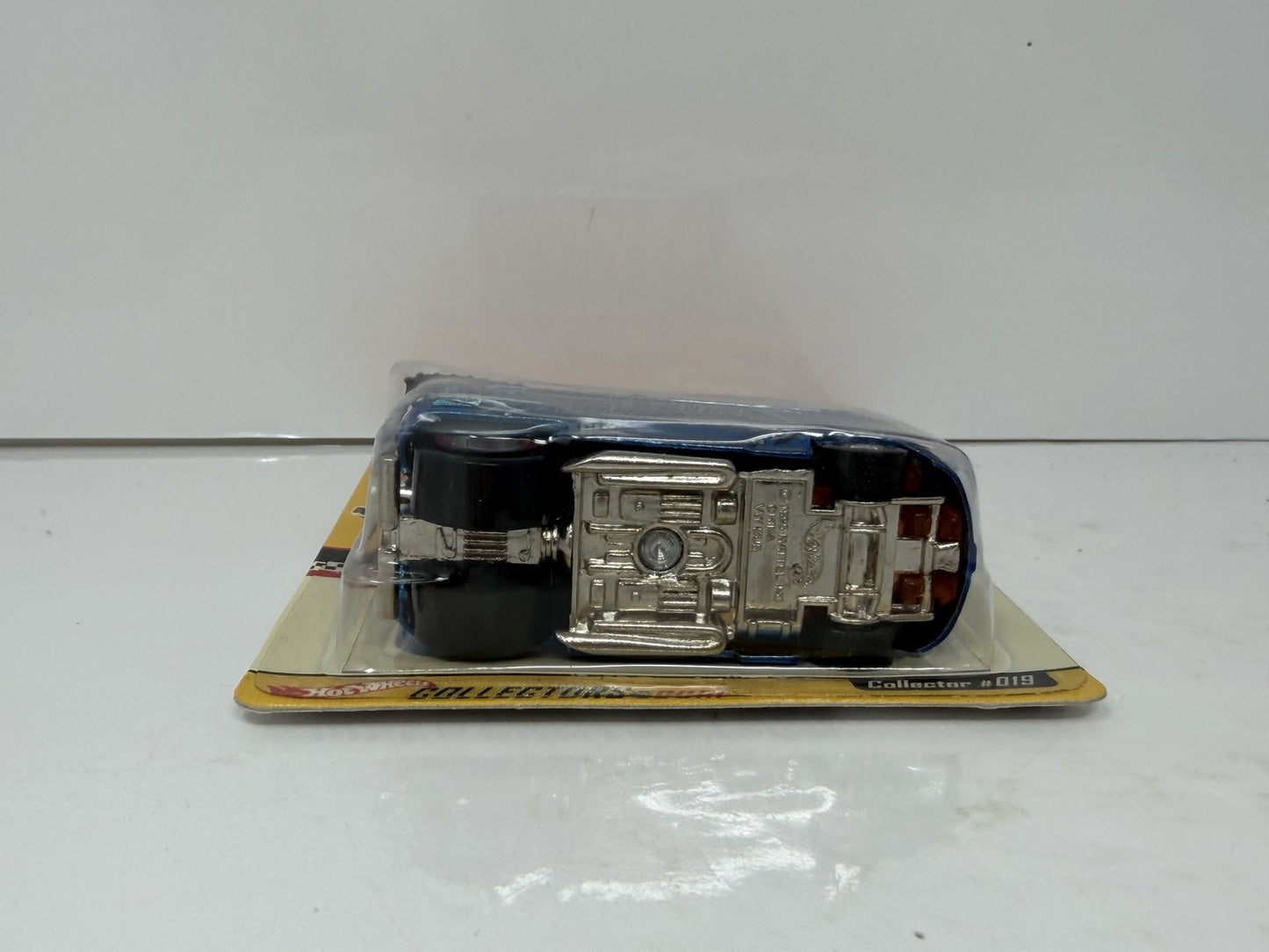 Hot Wheels Phil Riehlman 10th Anniversary VW Drag Bus 1:64 Diecast 2481/10000