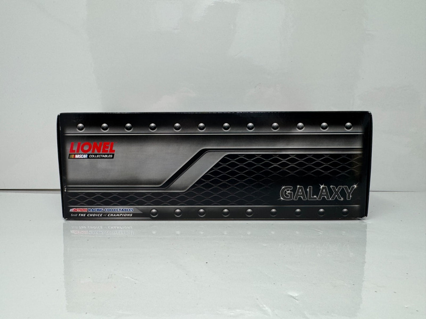 Lionel NASCAR Kasey Kahne #5 Quaker State Galaxy 2012 Chevy Impala 1:24 Diecast