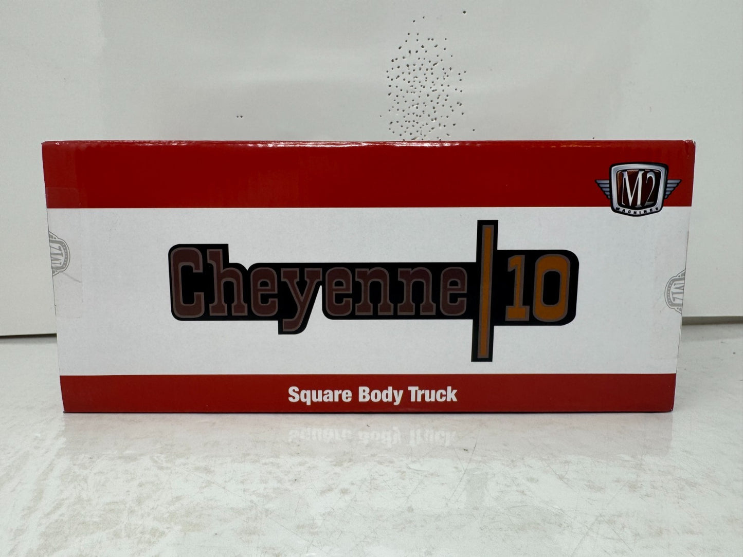 M2 Machines 1973 Chevrolet Cheyenne 10 Square Body Truck 1:24 Diecast