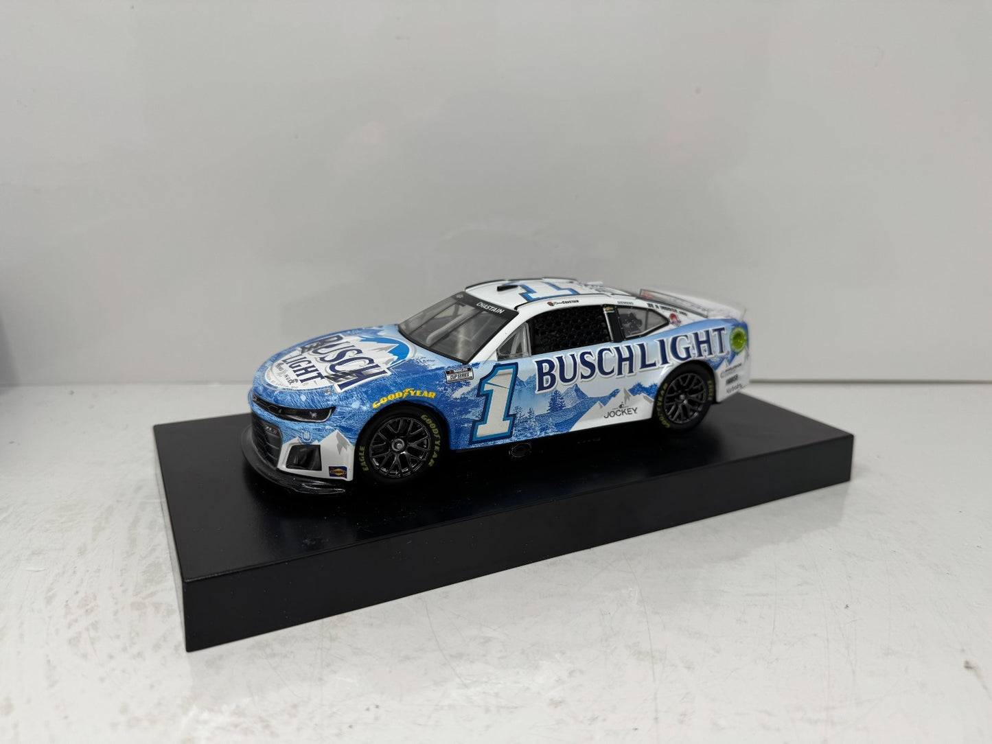 Lionel Racing Nascar #1 Ross Chastain Busch Light 2024 Chevy Camaro ZL1 1:24 Diecast