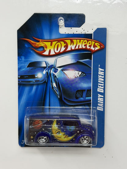 Hot Wheels 2007 All Stars Dairy Delivery "Luna Lu" 1:64 Diecast