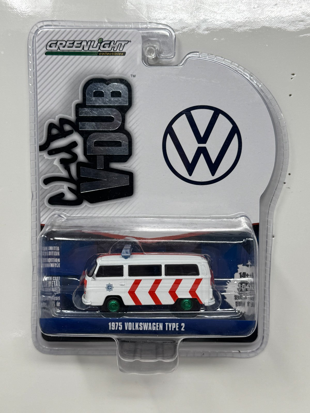 GreenLight Club V-Dub 1975 Volkswagen Type 2 GREEN MACHINE 1:64 Diecast
