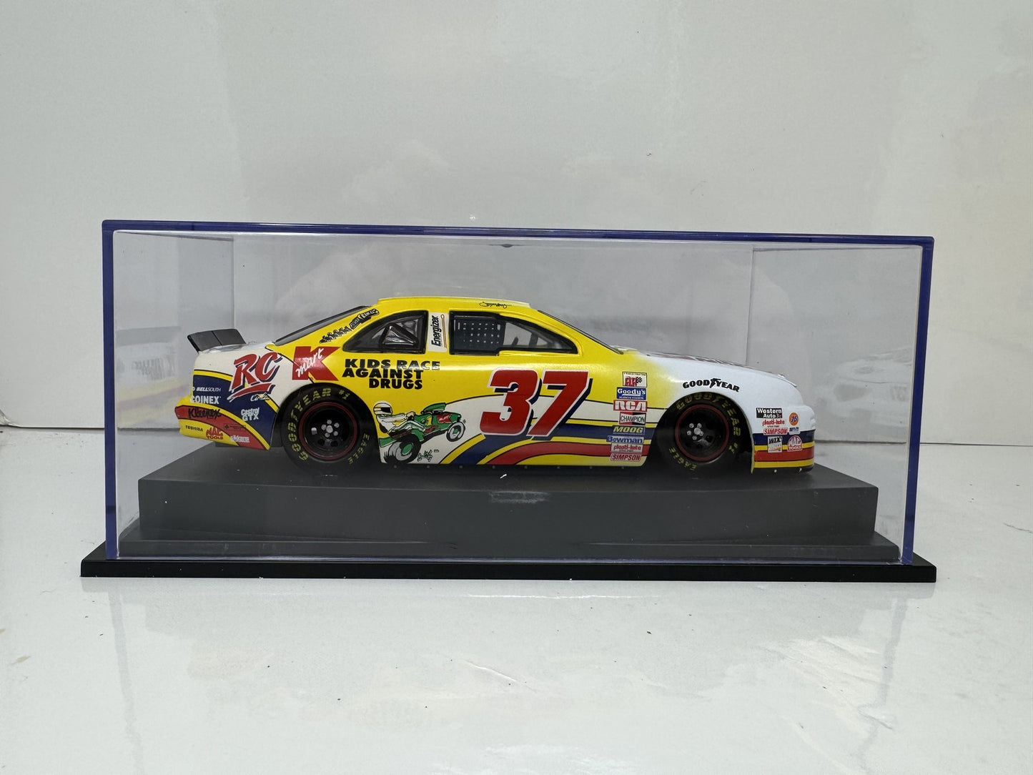 Revell Nascar Jeremy Mayfield #37 Kmart Ford Thunderbird 1:24 Diecast
