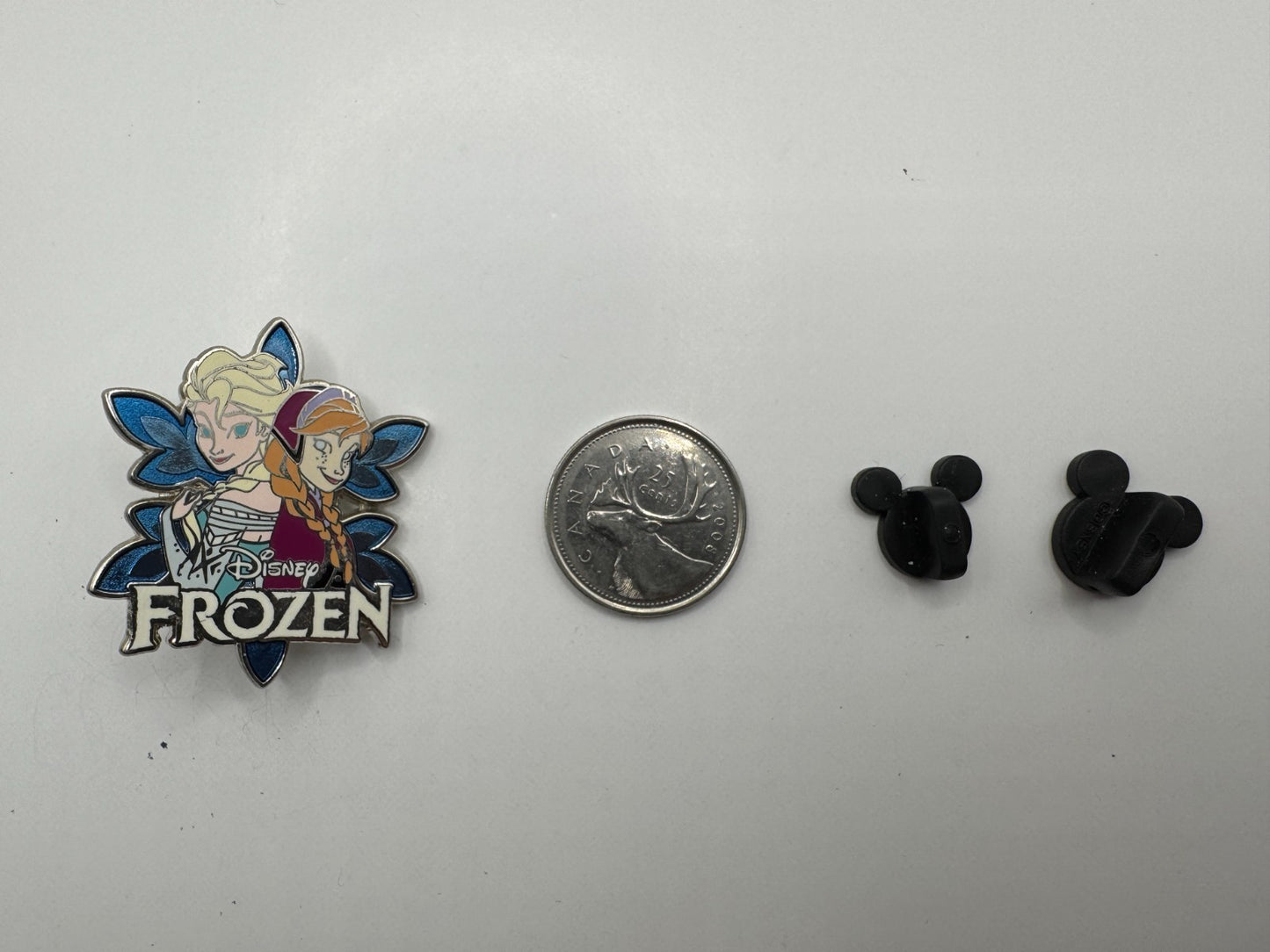 Disney Jerry Leigh Frozen Anna & Elsa Trading Pin DC1S17