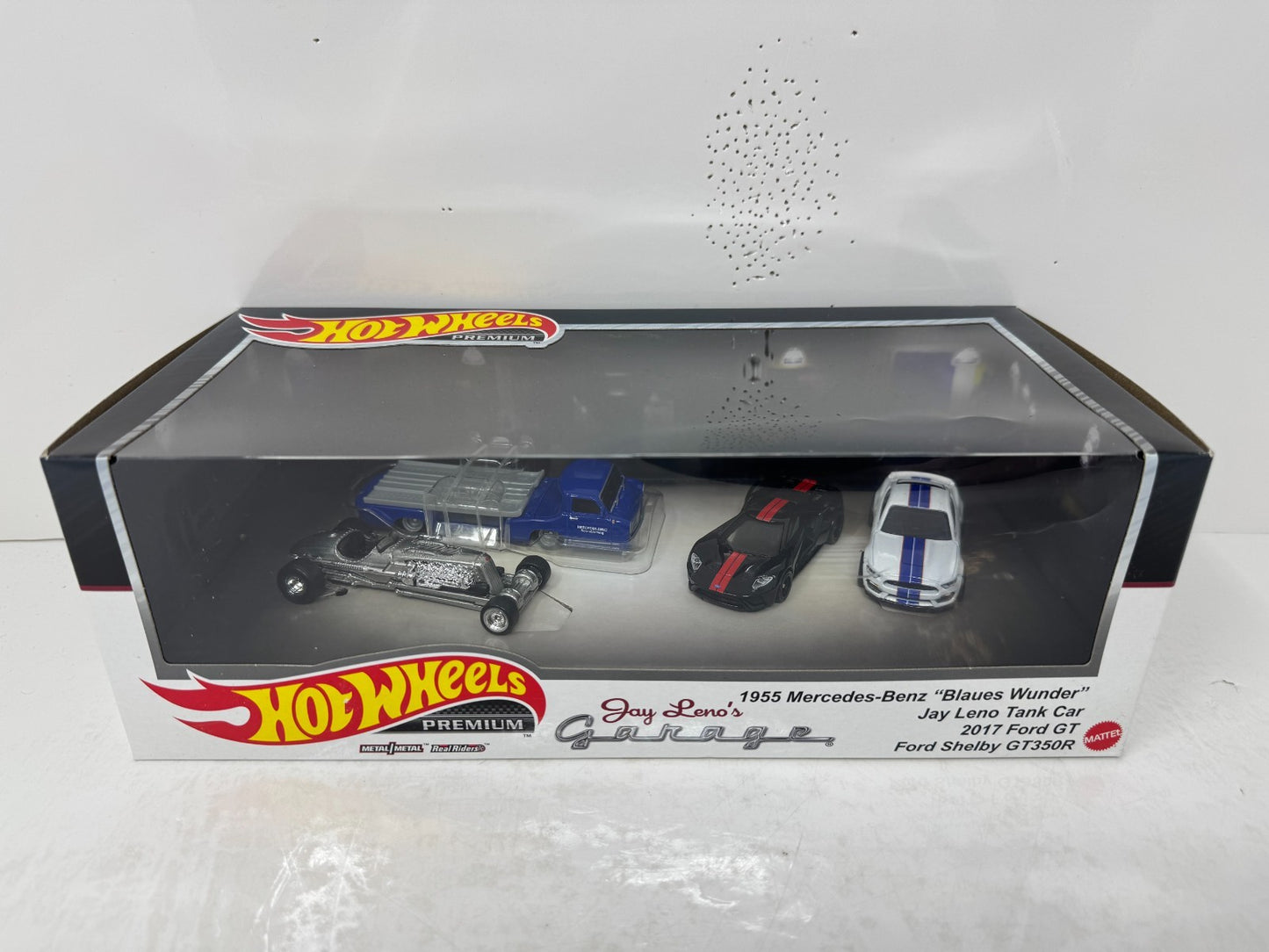 Hot Wheels Premium Jay Leno's Garage 4-Pack Collector Diorama Set 164 Diecast