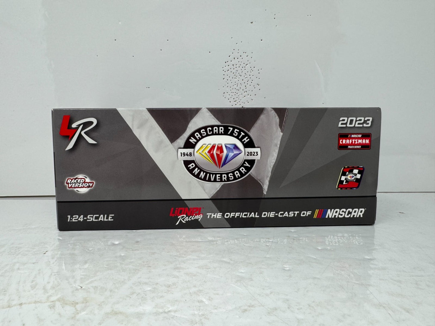Lionel NASCAR #47 Ricky Stenhouse Jr Kroger Pink Camaro ZL1 1:24 Diecast