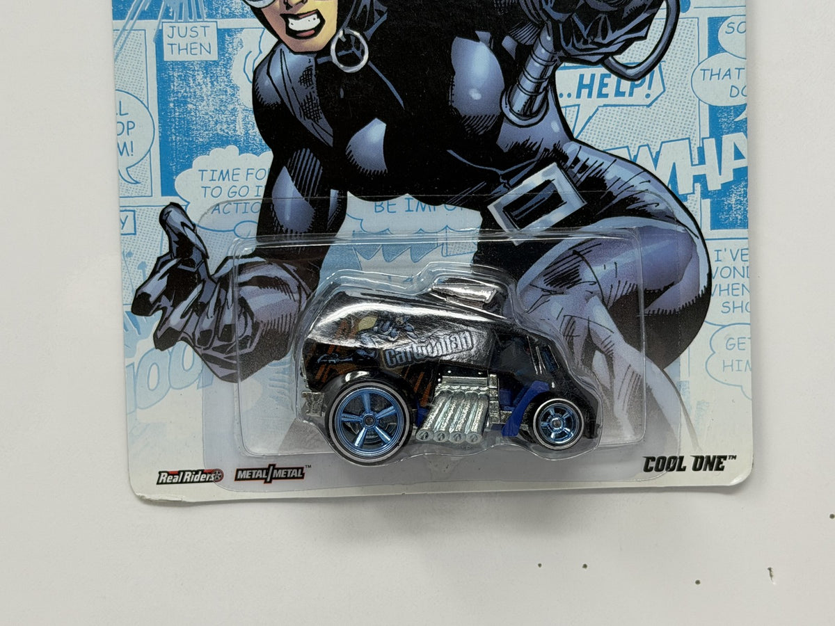 Hot Wheels DC Comics Originals Cool One Catwoman 1:64 Diecast Real Riders