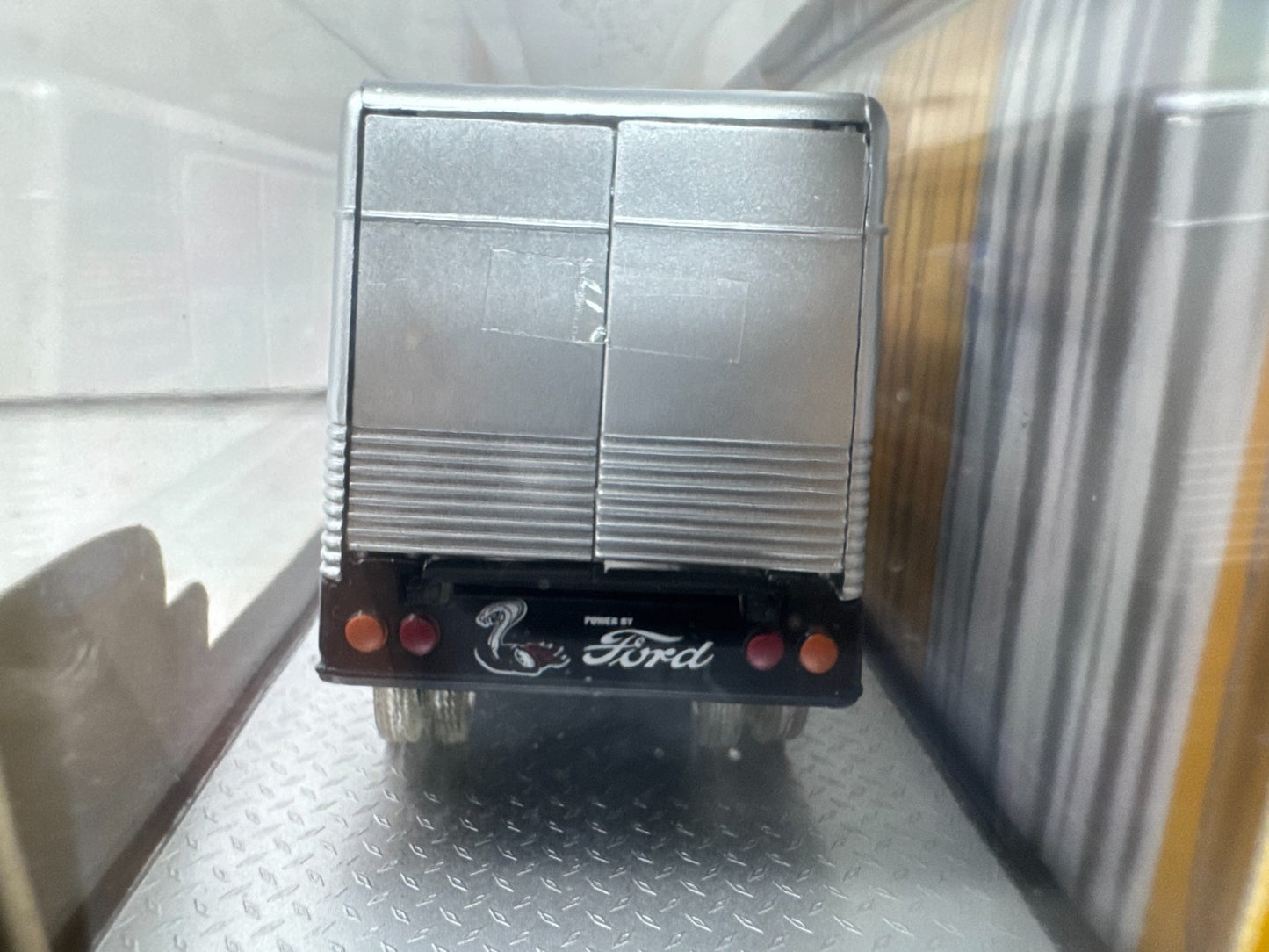 M2 Auto-Haulers 1956 Ford COE & 1970 Ford Torino Cobra CHASE 1:64 Diecast