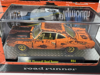 M2 Machines Plymouth 1969 Plymouth Road Runner CHASE 1:64 Diecast