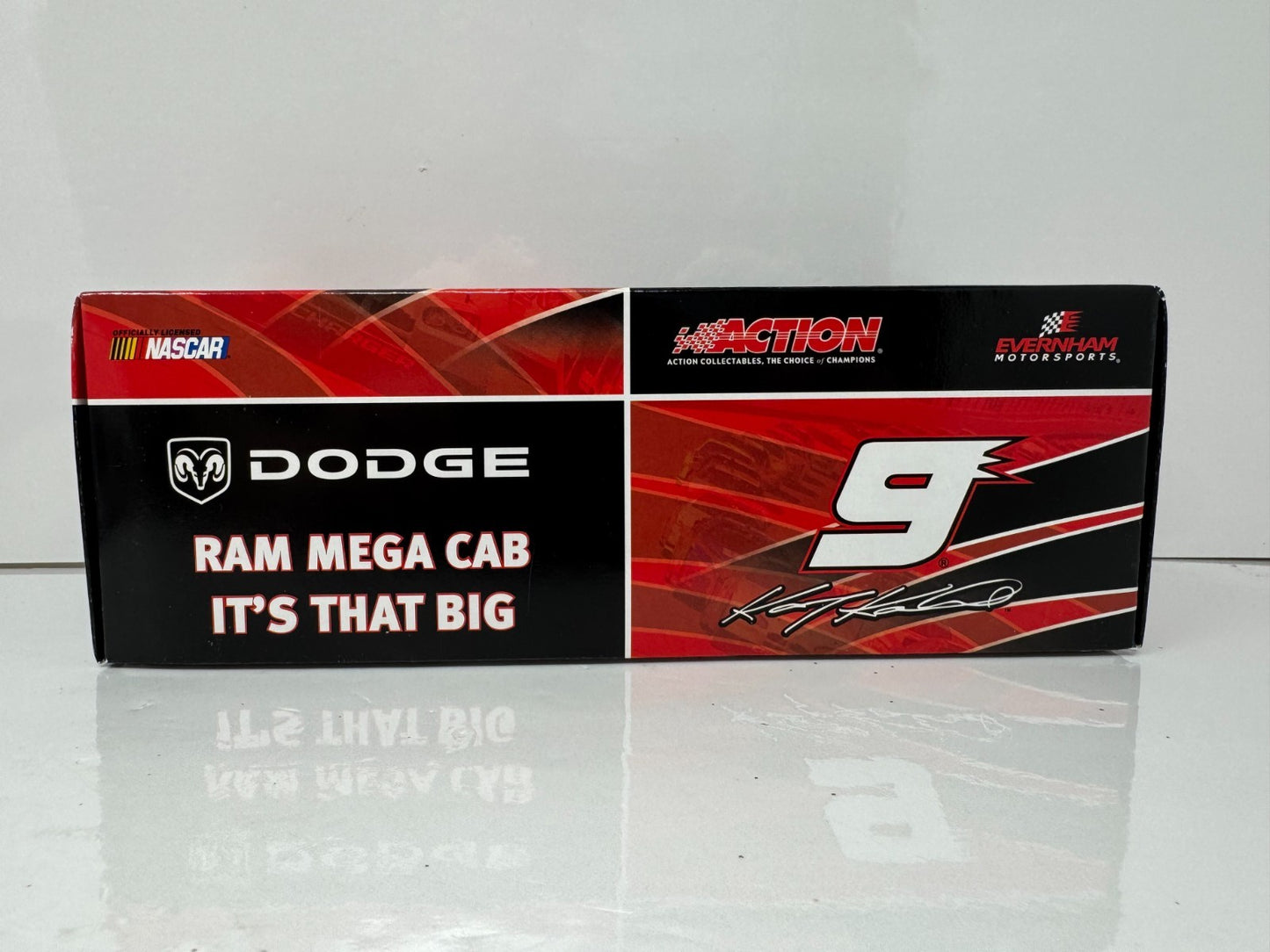 Action NASCAR Kasey Kahne #9 Dodge Ram Mega Cab 2005 Dodge Charger 1:24 Diecast