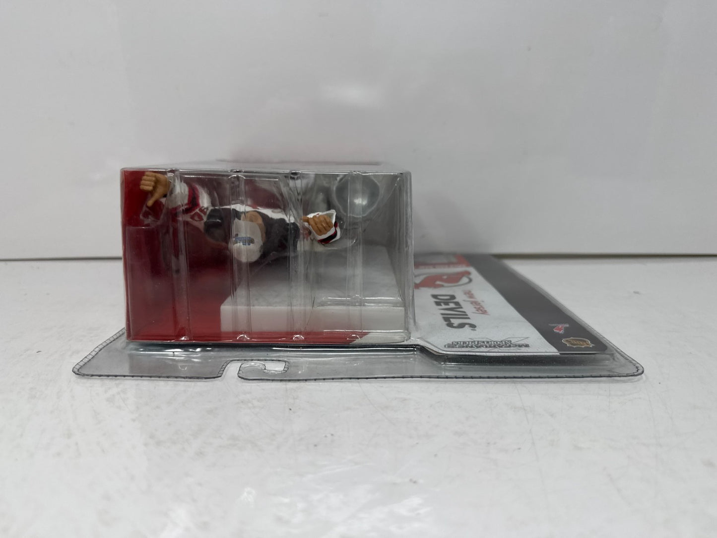 Mcfarlane NHL Martin Brodeur New Jersey Devils Series 9 Figure W/ Stanley Cup
