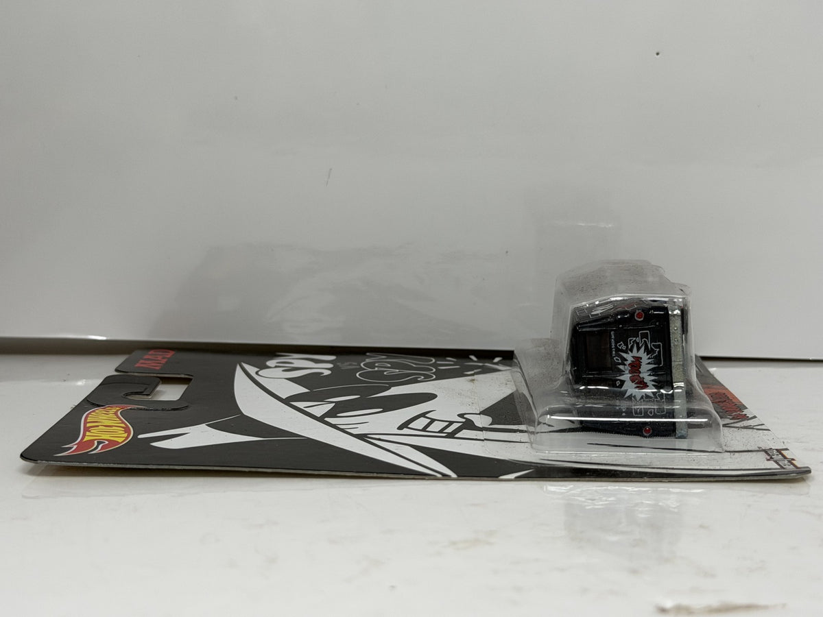 Hot Wheels MAD 1966 Dodge A100 Spy vs Spy 1:64 Diecast Real Riders