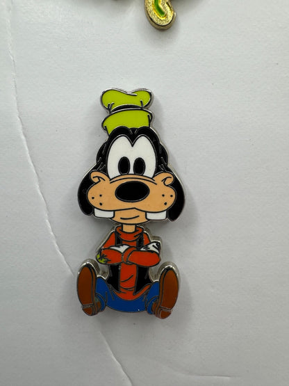 Disney Goofy Big Head Art Booster Trading Pin DC2S8