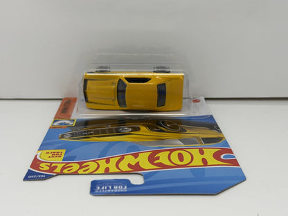 Hot Wheels Muscle Mania 1969 Chevrolet COPO Camaro 1:64 Diecast Yellow