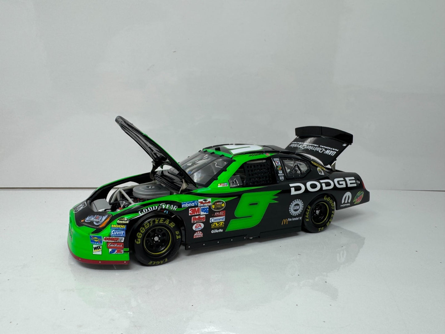 Action NASCAR Kasey Kahne #9 Mountain Dew 2005 Dodge Charger 1:24 Diecast