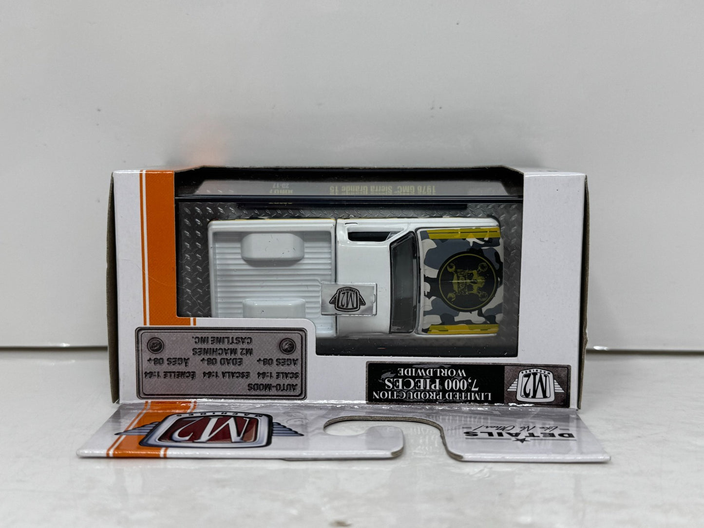 M2 Machines Auto-Mods 1976 GMC Sierra Grande 15 1:64 Diecast