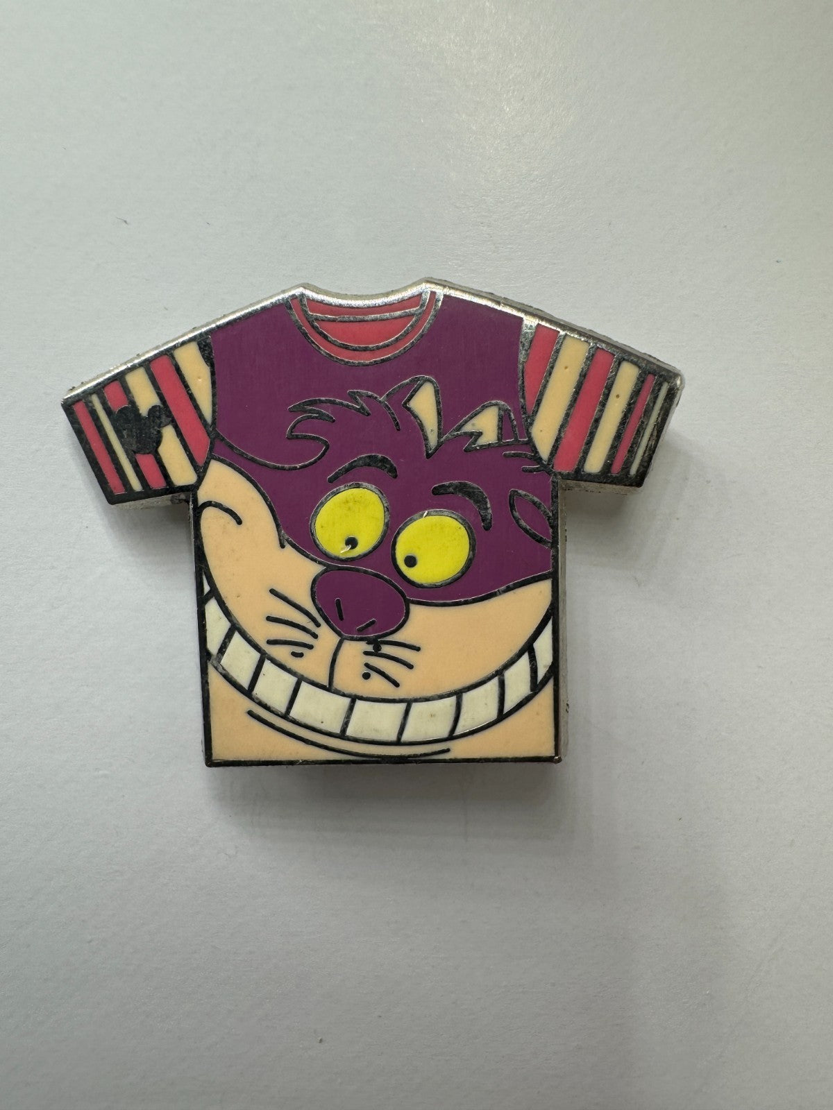DLR Disney Cheshire Cat T-Shirt Hidden Mickey Trading Pin DC1S14
