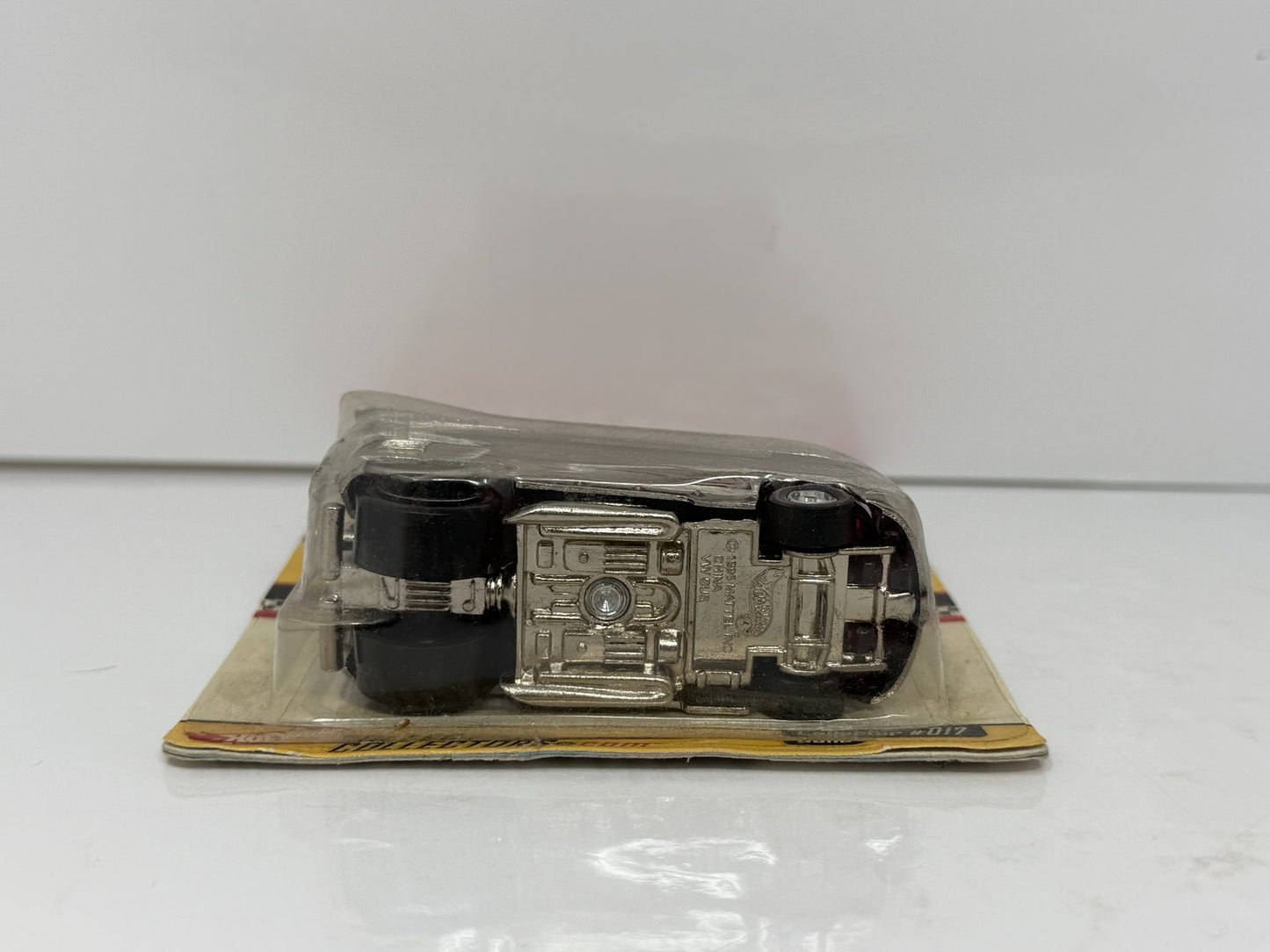 Hot Wheels Convention Series Customized VW Drag Bus 1:64 Diecast 4119/10000