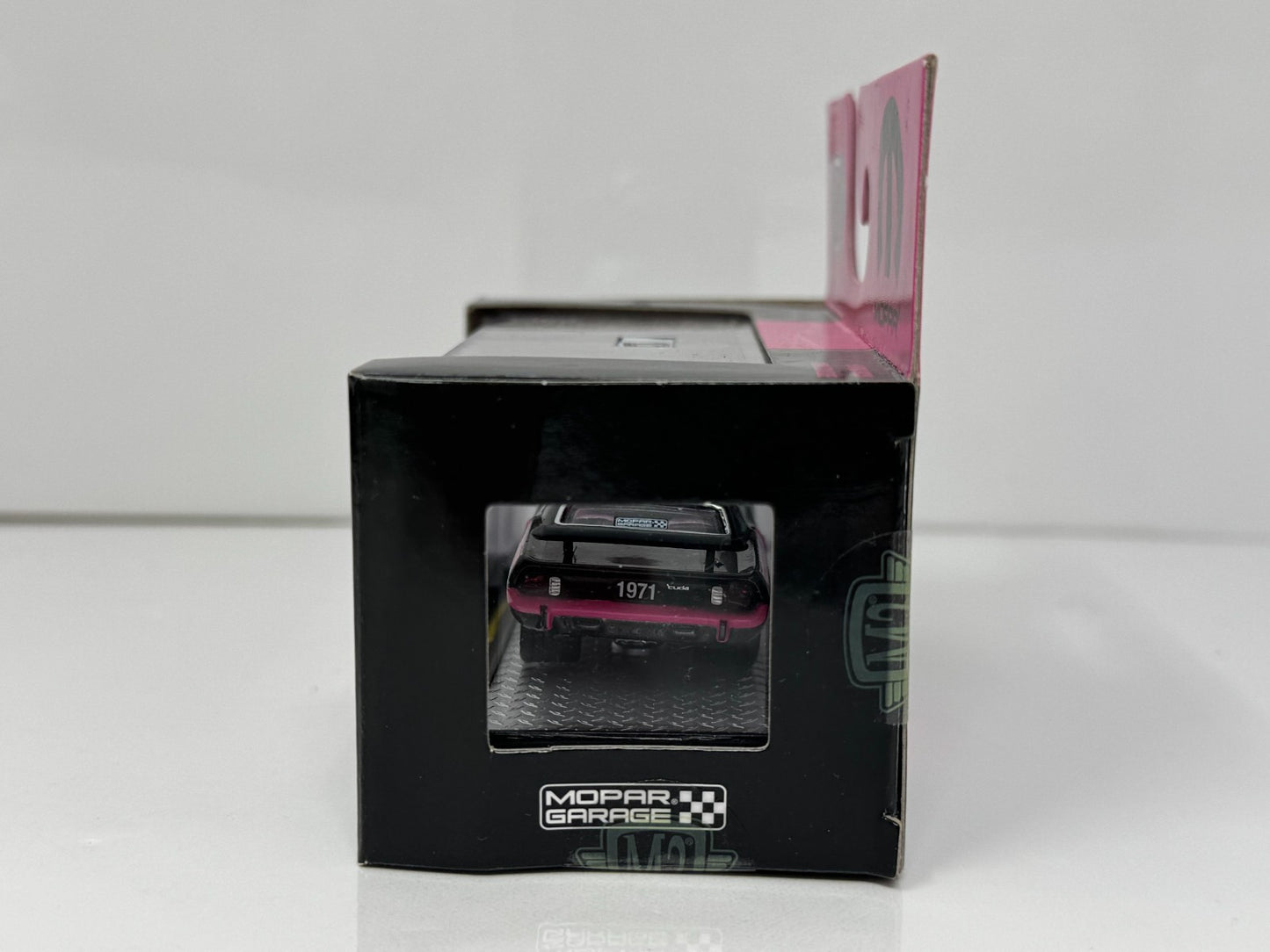 M2 Machines Mopar Garage 1971 Plymouth HEMI Cuda 1:64 Diecast