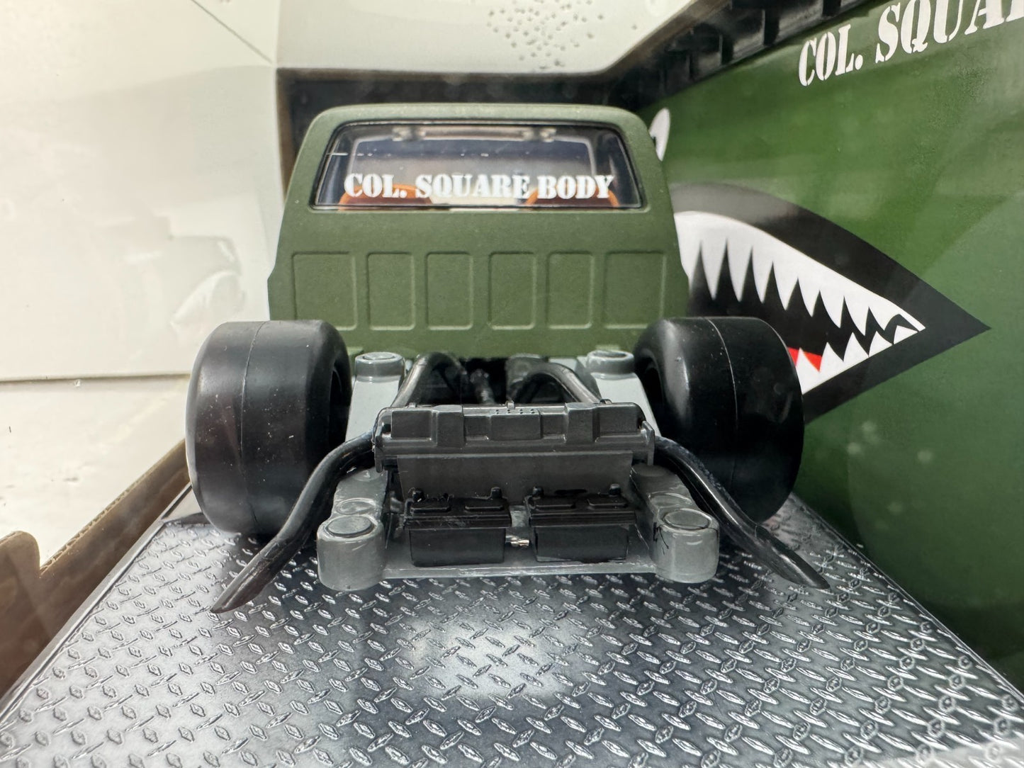 M2 Machines 1973 Chevrolet Cheyenne Super 10 Col. Square Body 1:24 Diecast