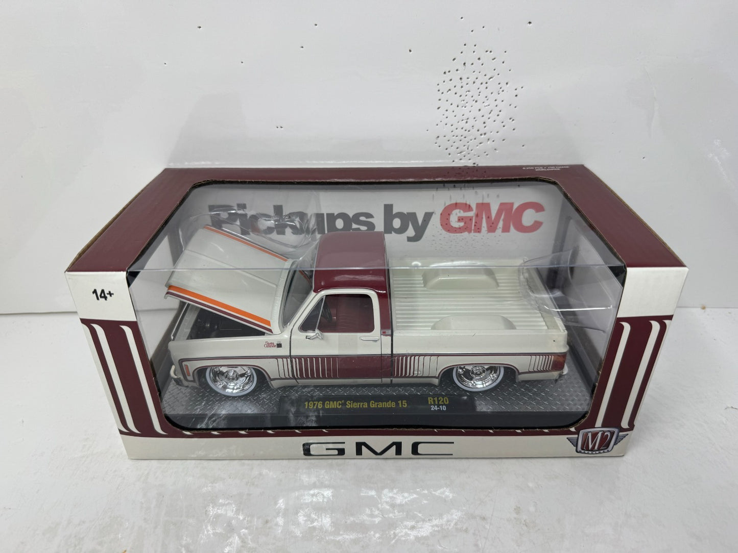 M2 Machines 1976 GMC Sierra Grande 15 1:24 Diecast