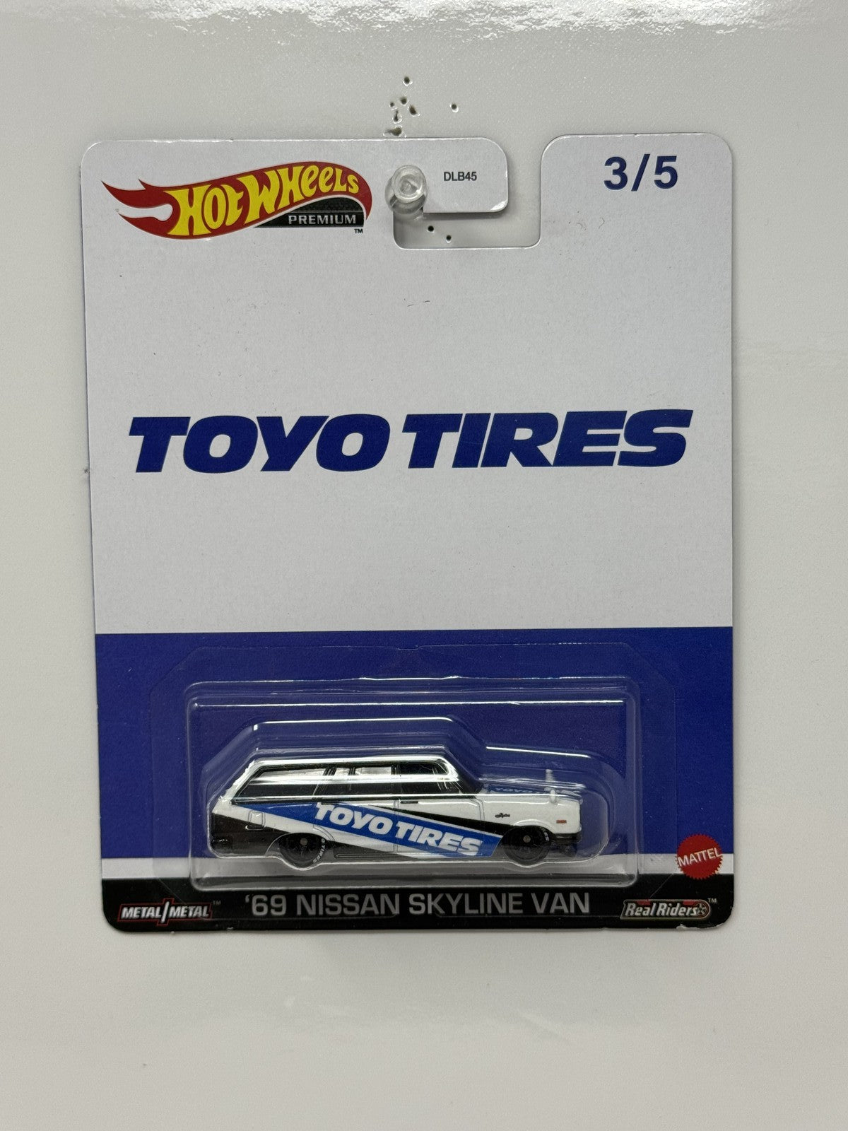 Hot Wheels Premium Toyo Tires 1969 Nissan Skyline Van 1:64 Diecast