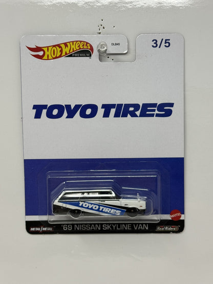 Hot Wheels Premium Toyo Tires 1969 Nissan Skyline Van 1:64 Diecast