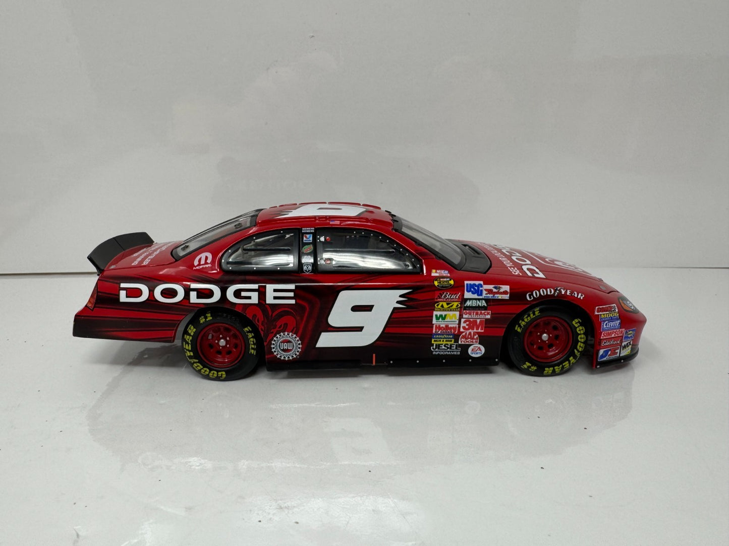Action NASCAR Kasey Kahne #9 Dodge Dealers 2004 Dodge Intrepid 1:24 Diecast