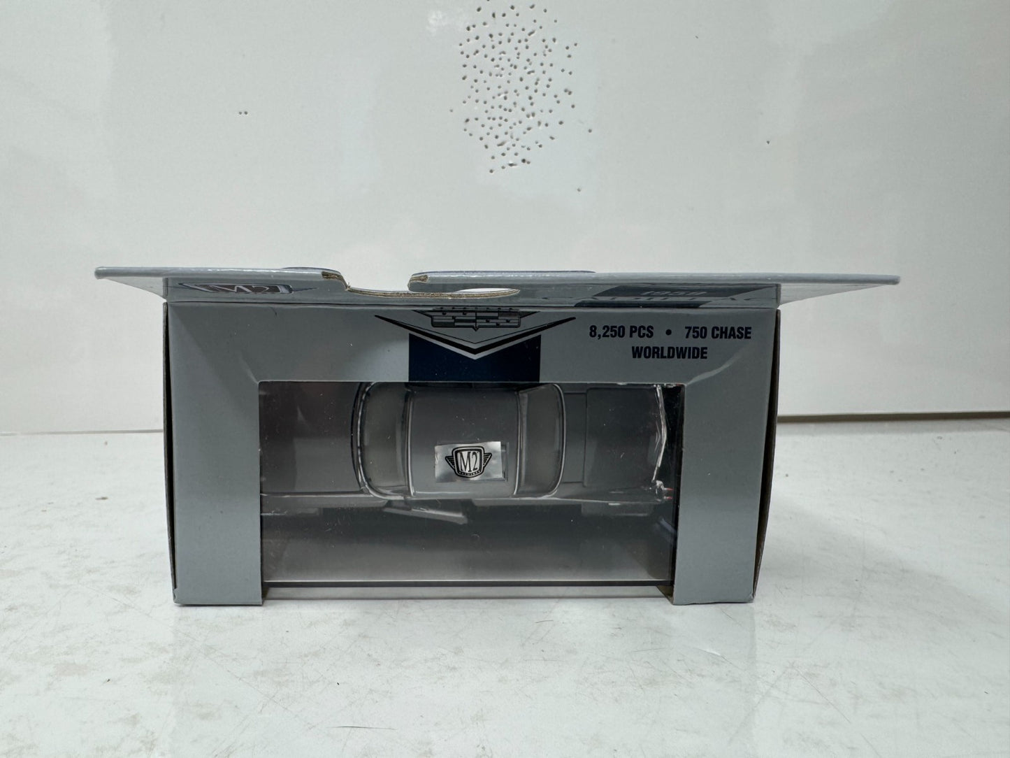 M2 Machines Auto Thentics 1959 Cadillac Series 62 1:64 Diecast