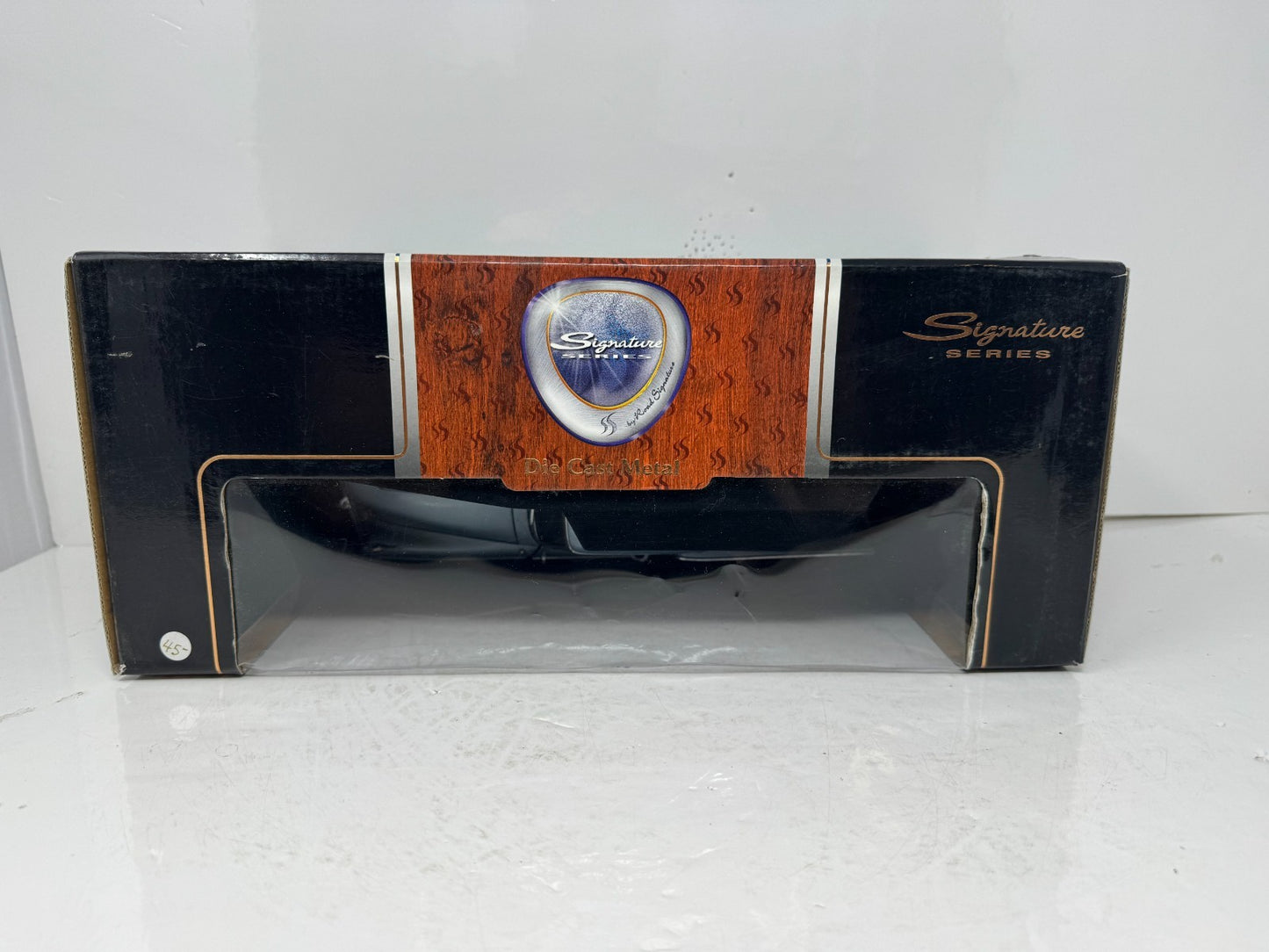 Yat Ming Road Signature 1958 Studebaker Golden Hawk 1:18 Diecast Coin Edition