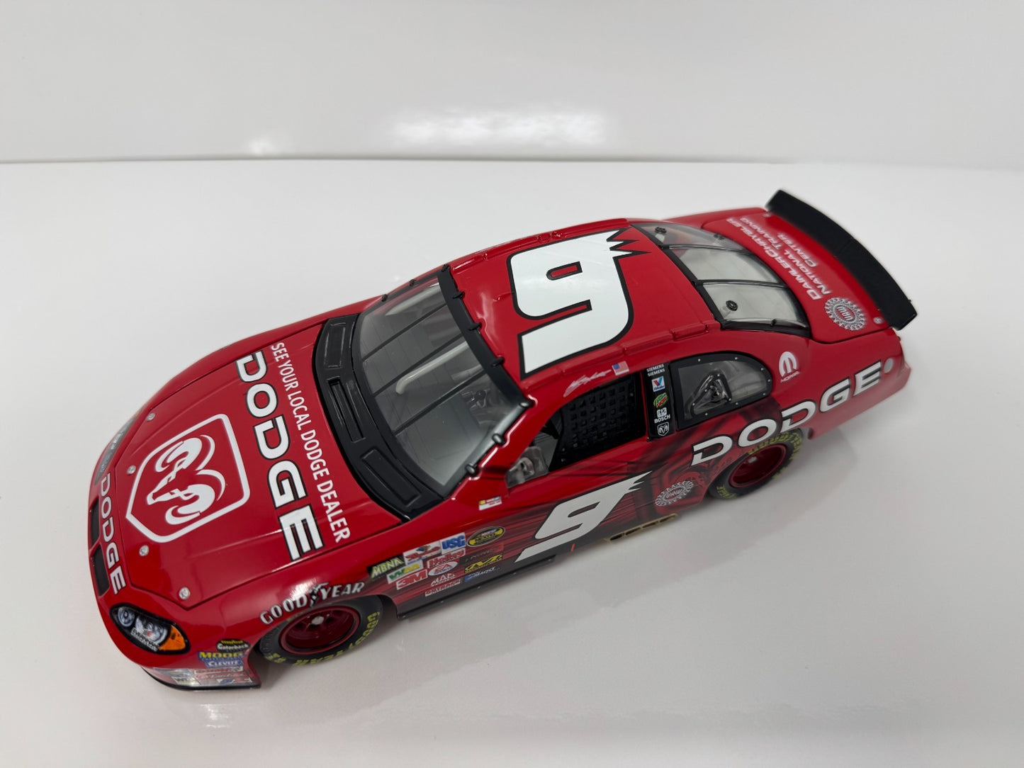 Action NASCAR Kasey Kahne #9 Dodge Dealers 2004 Intrepid 1:24 Diecast