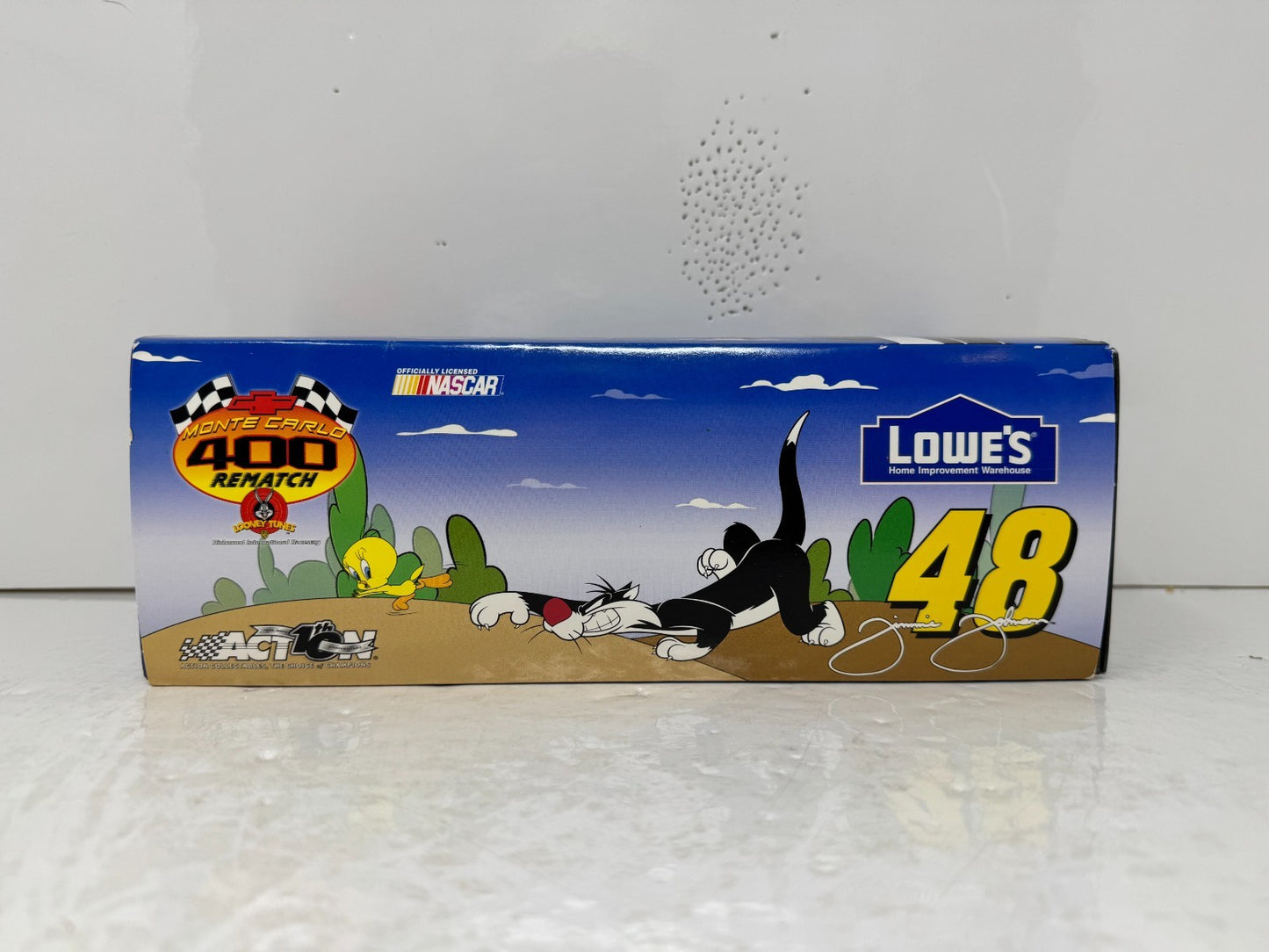 Action Nascar #48 Jimmie Johnson Looney Tunes 2002 Monte Carlo 1:24 Diecast