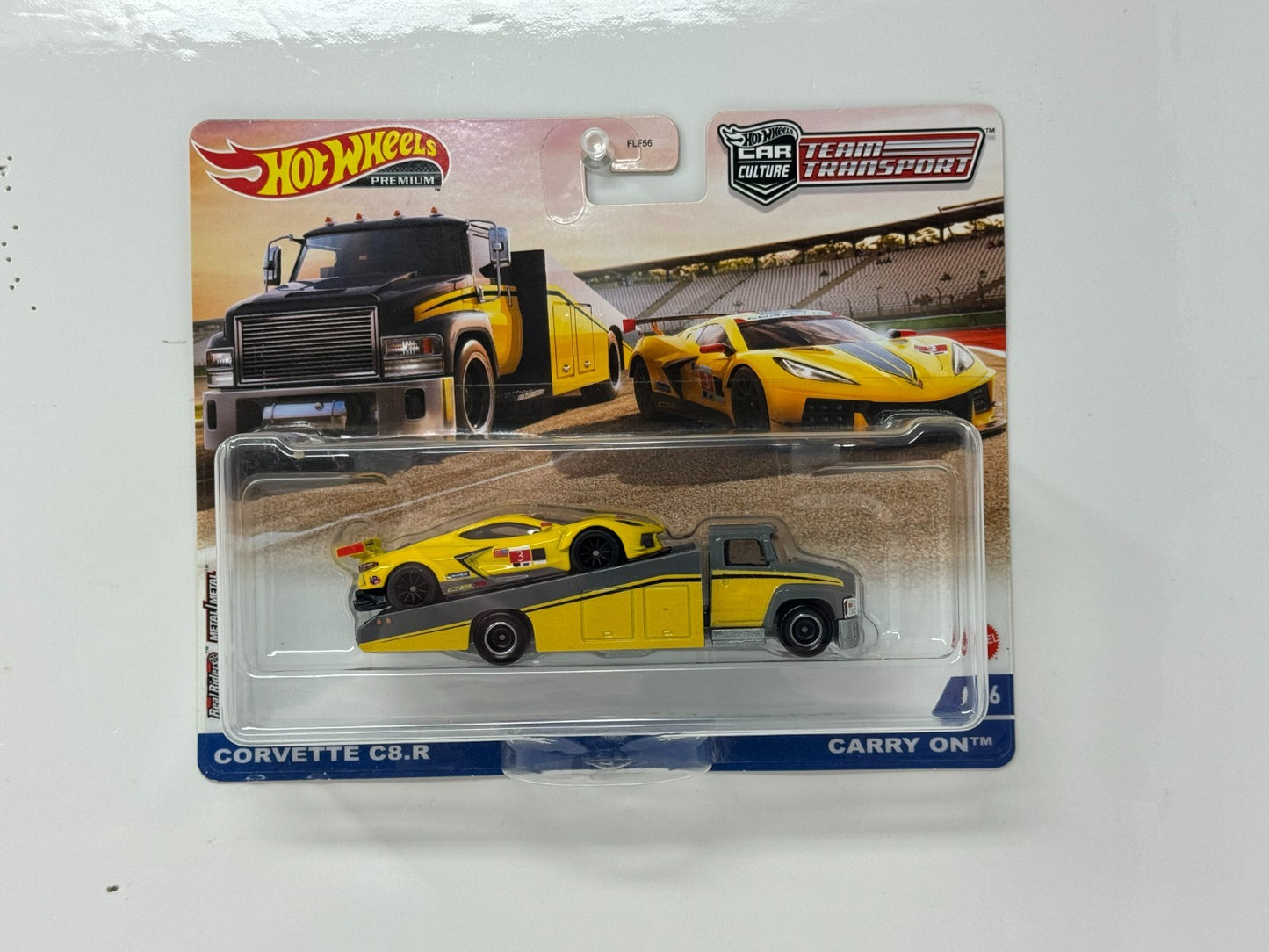 Hot Wheels Premium Team Transport #36 Corvette C8.R & Carry On 1:64 Diecast