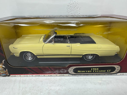 Yat Ming Road Signature 1966 Mercury Cyclone GT Convertible 1:18 Diecast