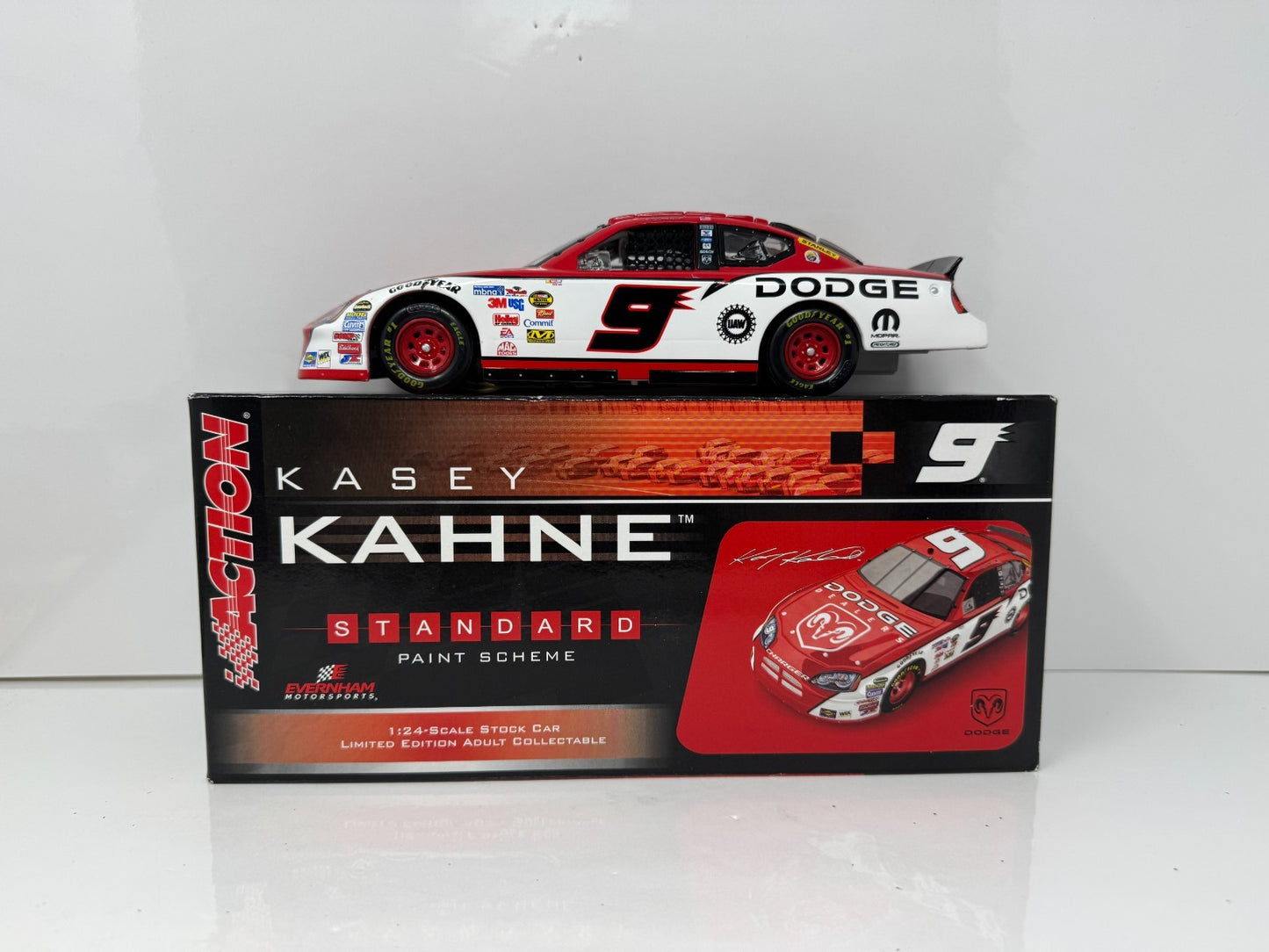 Action NASCAR Kasey Kahne #9 Dodge Dealers 2006 Dodge Charger 1:24 Diecast