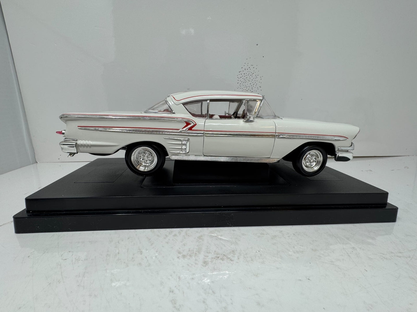 Ertl American Muscle 1958 Chevrolet Impala American Graffiti 1:18 Diecast