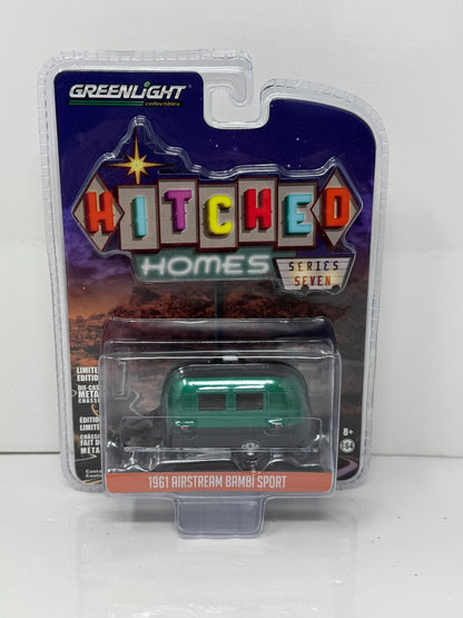 Greenlight Hitched Homes 1961 Airstream Bambi Sport Trailer CHASE 1:64 Diecast