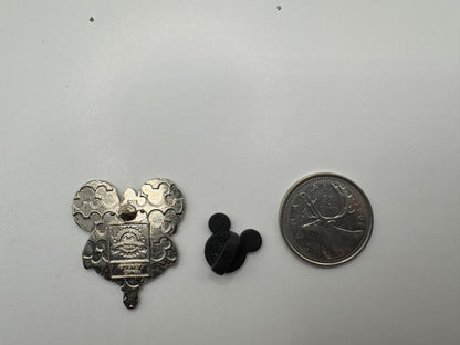 Disney Mickey Mouse with Glasses Nerds Rock Head Collection Trading Pin DC2S1