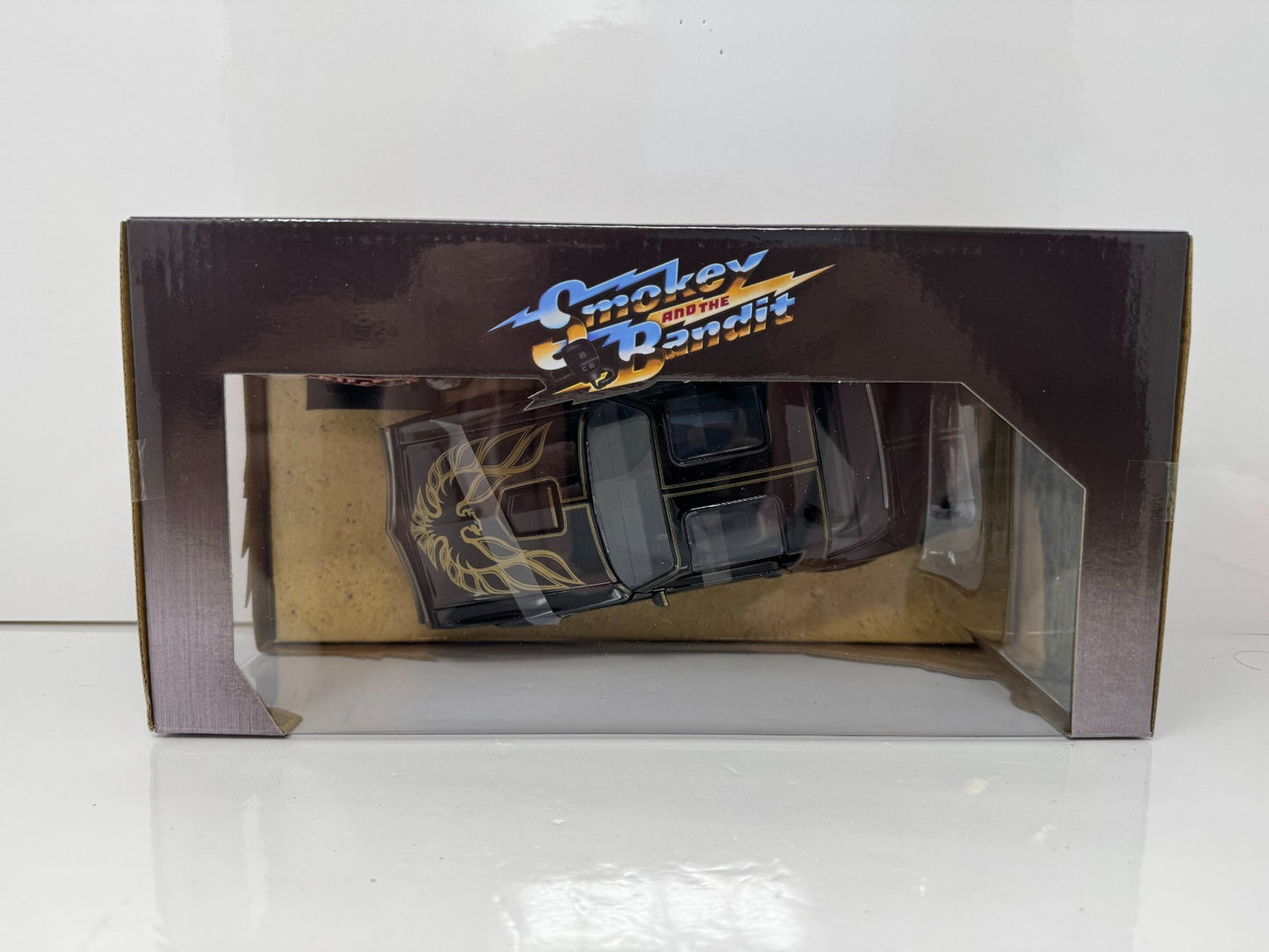 Jada Smokey and the Bandit 1977 Pontiac Firebird Trans Am w/ Buckle 1:24 Diecast