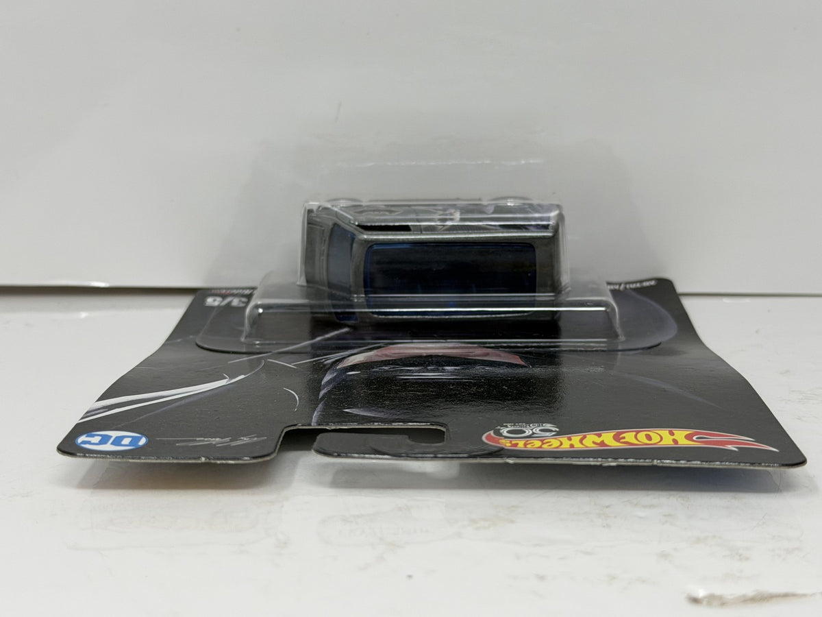 Hot Wheels DC Alex Ross Batman Custom 1977 Dodge Van 1:64 Diecast Real Riders