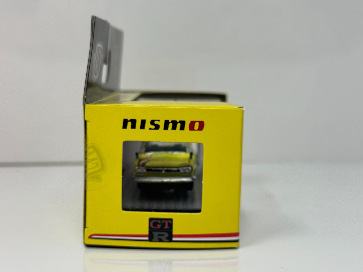 M2 Machines NISMO Nissan 1971 Nissan Skyline GT-R 1:64 Diecast