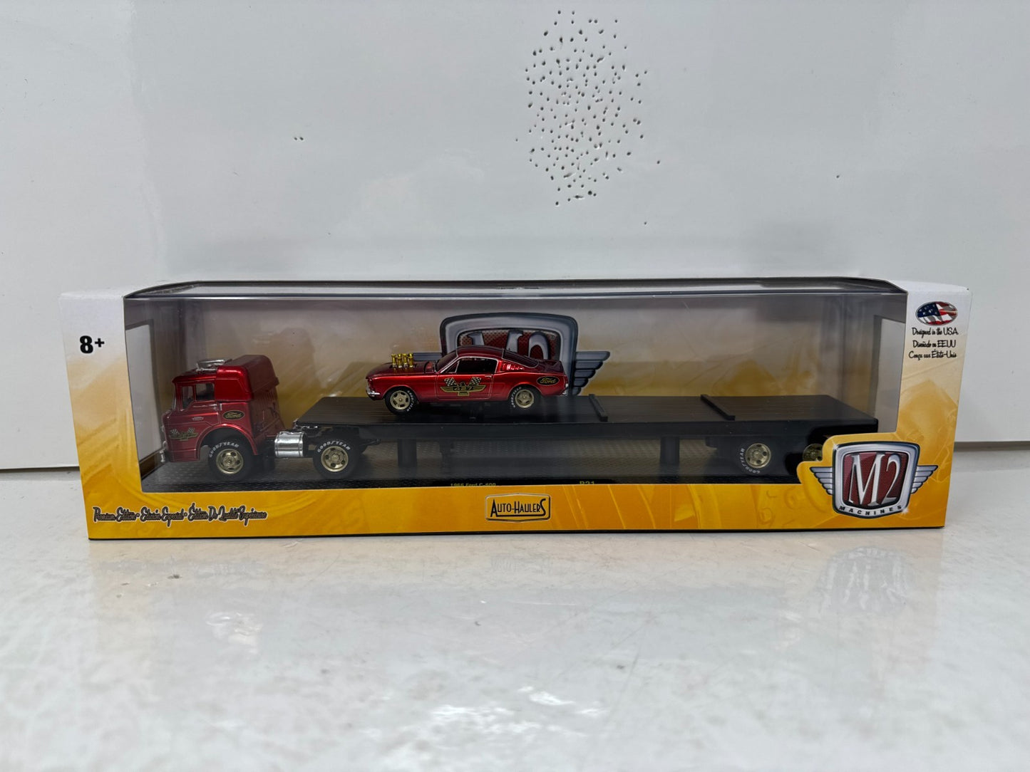 M2 Machines Auto Haulers Ford C-600 w/ 1966 Mustang Fastback Set 1:64 Diecast