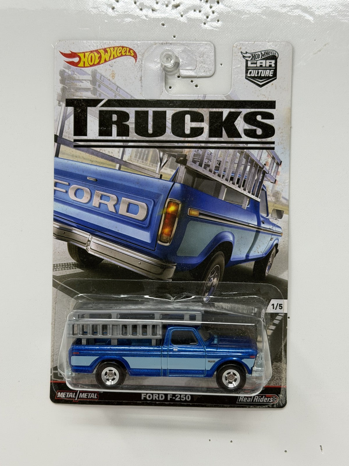 Hot Wheels Trucks Ford F-250 1:64 Diecast Real Riders