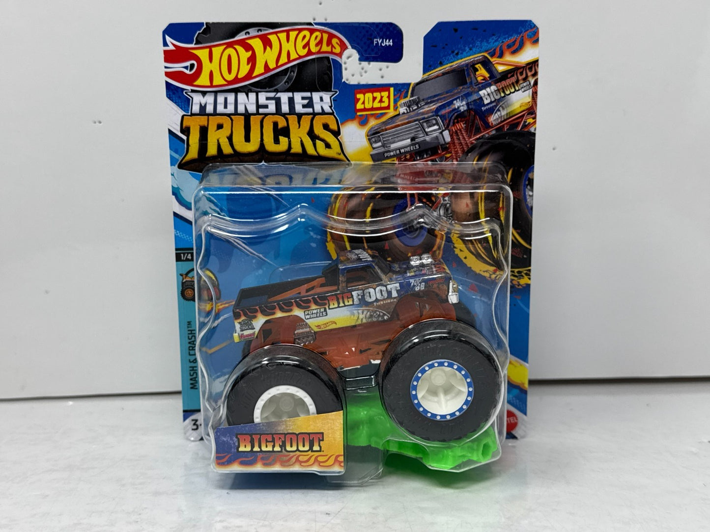 Hot Wheels Monster Trucks Bigfoot Mash & Crash 1:64 Diecast