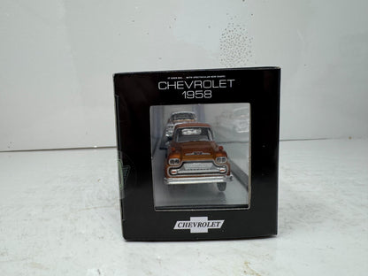 M2 Machines 1958 Chevrolet Impala & 1958 Chevy LCF Hauler 1:64 Diecast