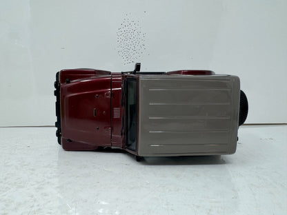 Maisto Special Edition Jeep Wrangler Sahara 1:18 Diecast Maroon Car