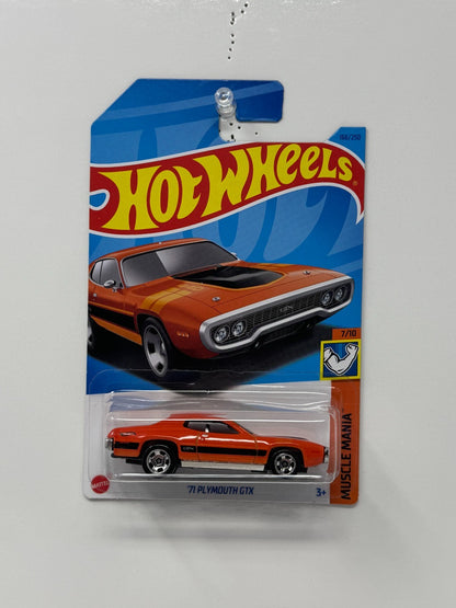 Hot Wheels Muscle Mania 1971 Plymouth GTX 1:64 Diecast Orange