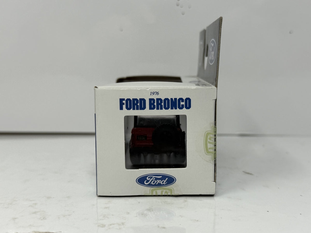 M2 Machines 1976 Ford Bronco 1:64 Diecast