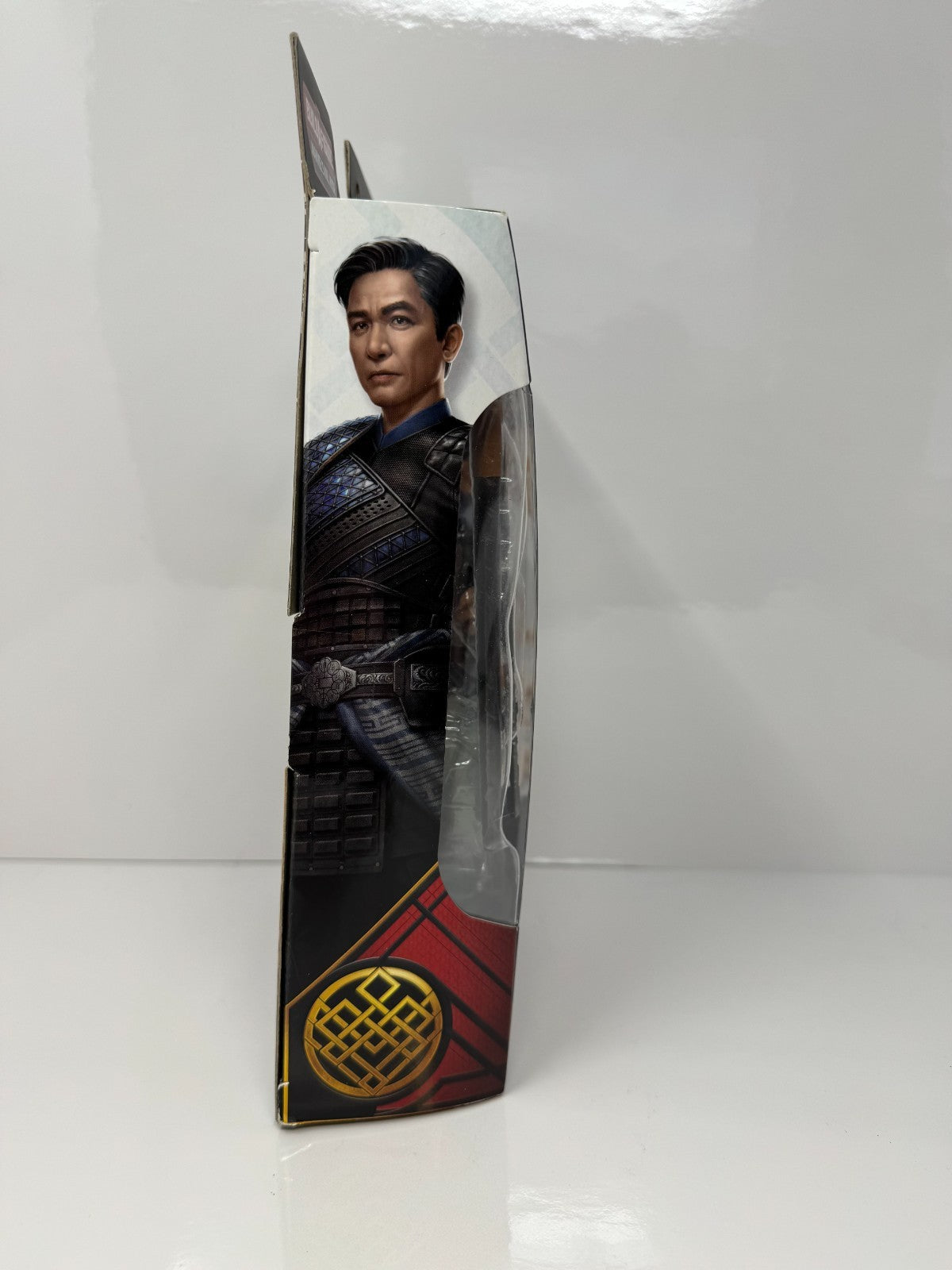 Marvel Legends Shang-Chi Wenwu Action Figure w/ Mr Hyde BAF Piece