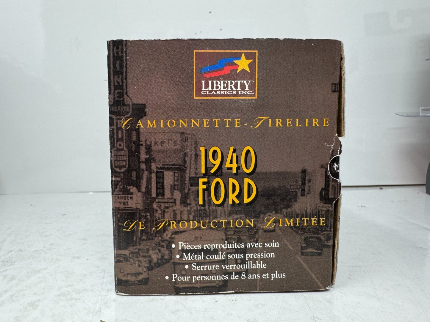 Liberty Classics Canadian Tire 1940 Ford Pickup BANK 1:24 Diecast